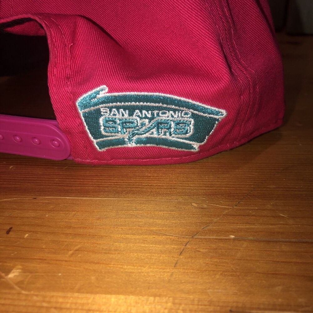 San Antonio Spurs New Era Hardwood Classics 9Fifty Pink Snapback Cap Flat Bill - Picture 4 of 10